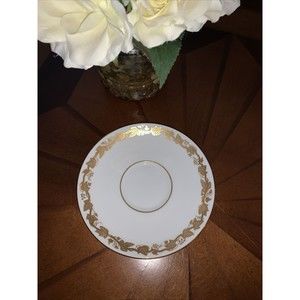 Vintage Wedgwood WHITEHALL White & Gold Grape Vine Leaves Saucer, 6 1/4"